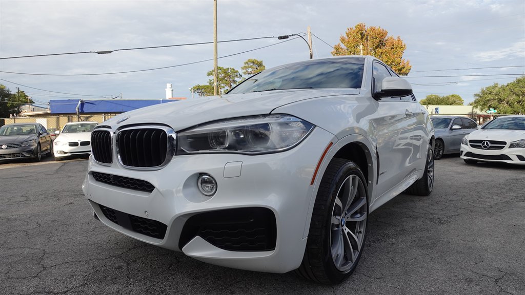 2016 BMW X6 xDrive35i's photo