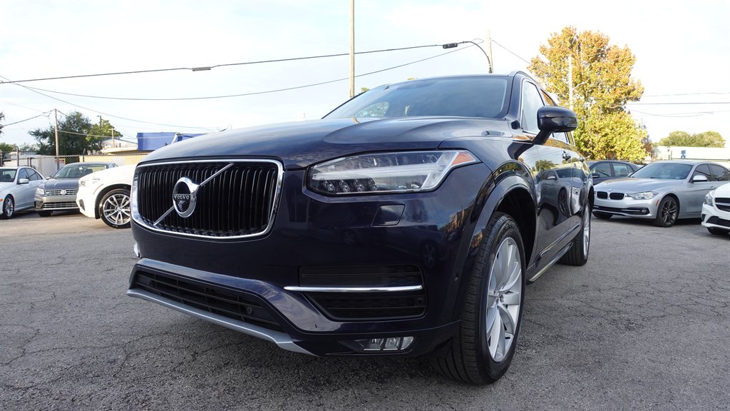 2016 Volvo XC90 Momentum's photo
