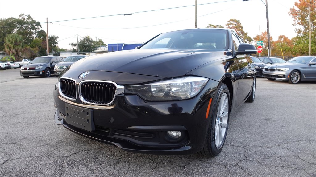 2016 BMW 3 Series 320i's photo