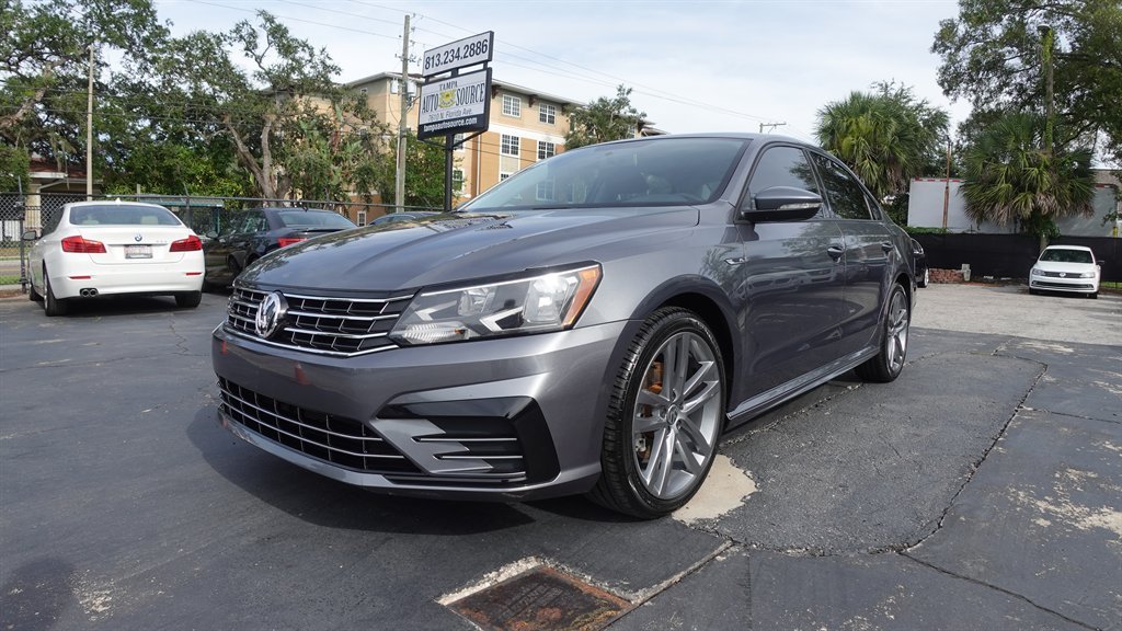 2017 Volkswagen Passat R-Line