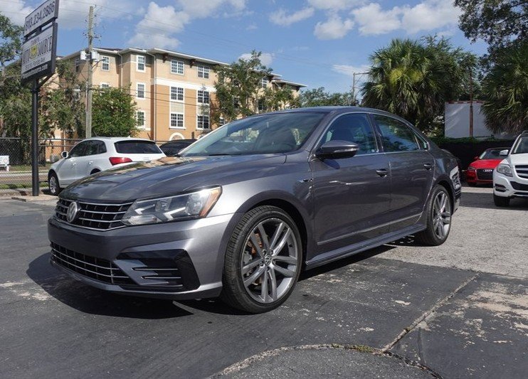 2017 Volkswagen Passat R-Line